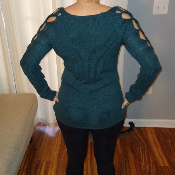 Venus green top - Picture 4 of 5